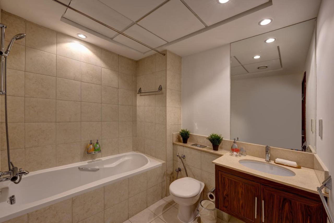 דובאי Durrani Homes - Luxe Living With Burj Khalifa And Fountain View - Third Room Without Partition מראה חיצוני תמונה